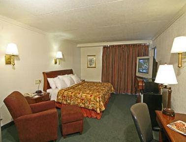 Knights Inn Greensboro Room photo